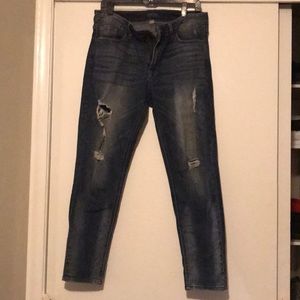 Women’s distressed Denim skin jean